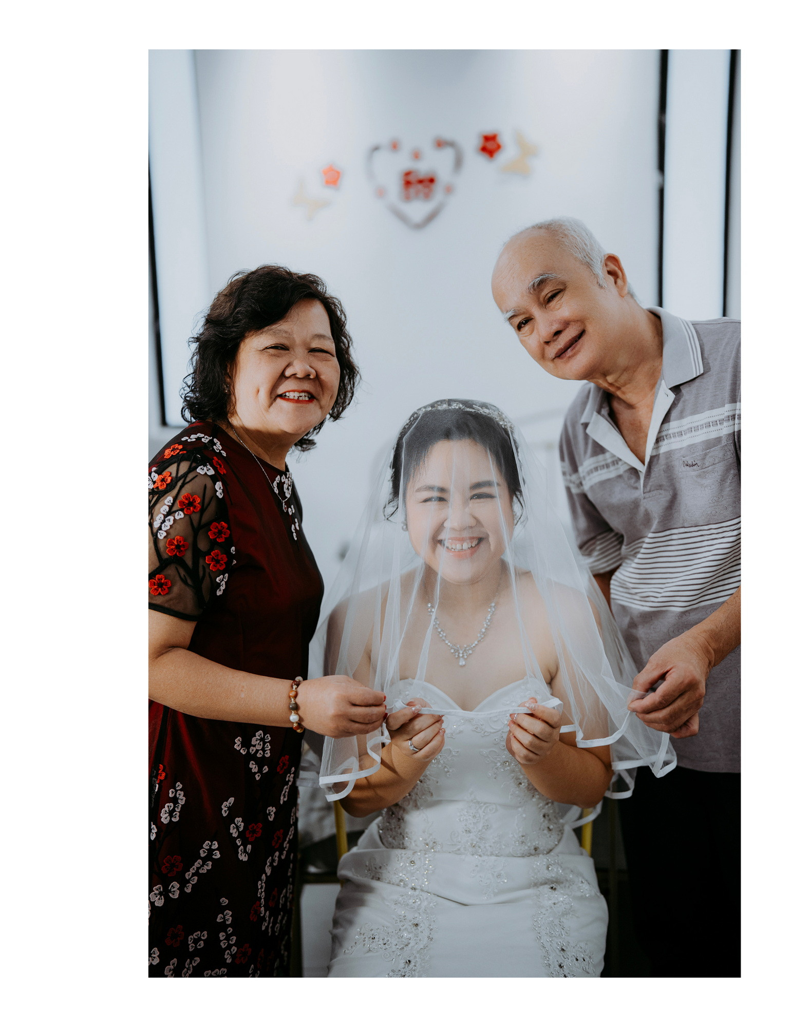 Calvin Yin & Vicky Phong bridal bouquet and gown detail, story opener frame 17, by Famous Bridal Kuantan