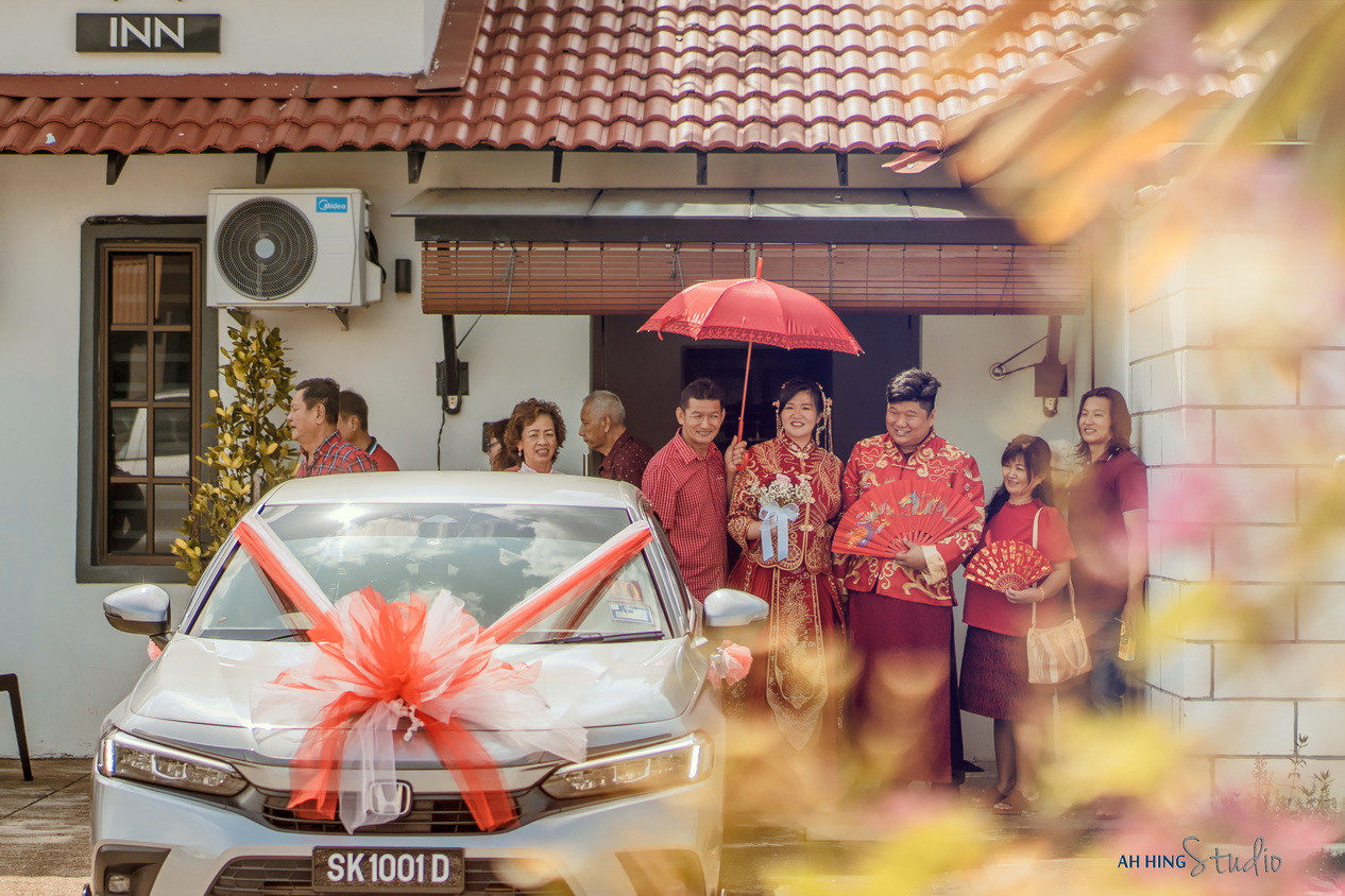 Chang Hong & Siew Nee traditional Chinese wedding detail, quiet in-between moment frame 10, by Famous Bridal Kuantan