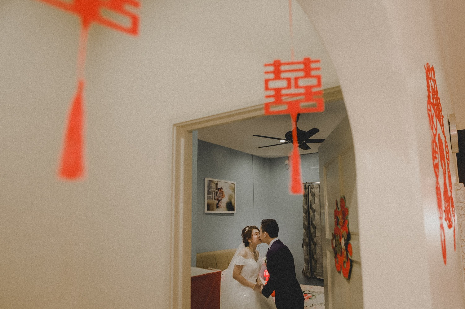 Guo Hao & Chee Ling quiet couple portrait on wedding day, celebration rhythm frame 31, by Famous Bridal Kuantan