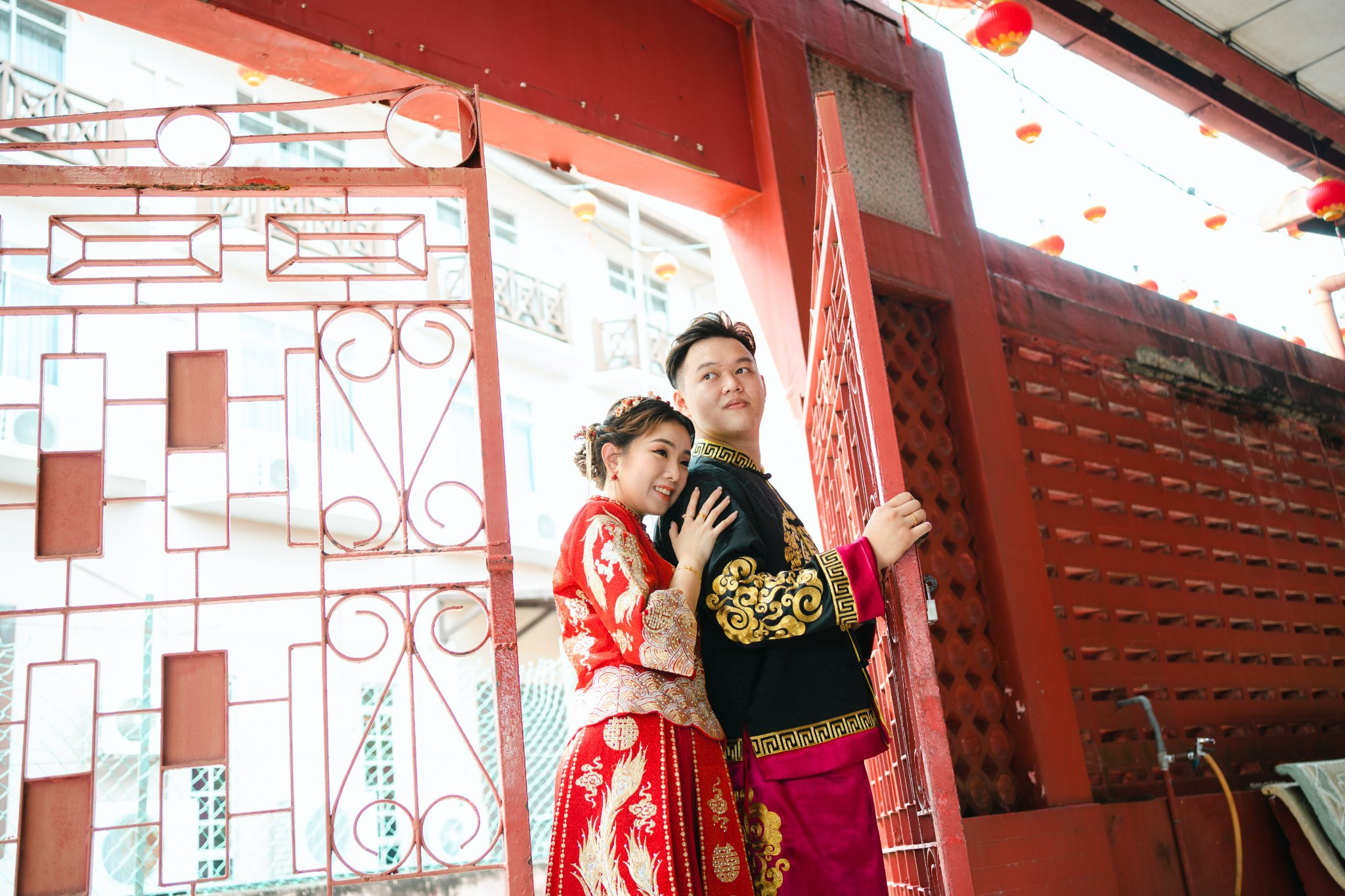 Jhonny & Michele natural bride and groom portrait, guided portrait sequence frame 22, by Famous Bridal Kuantan