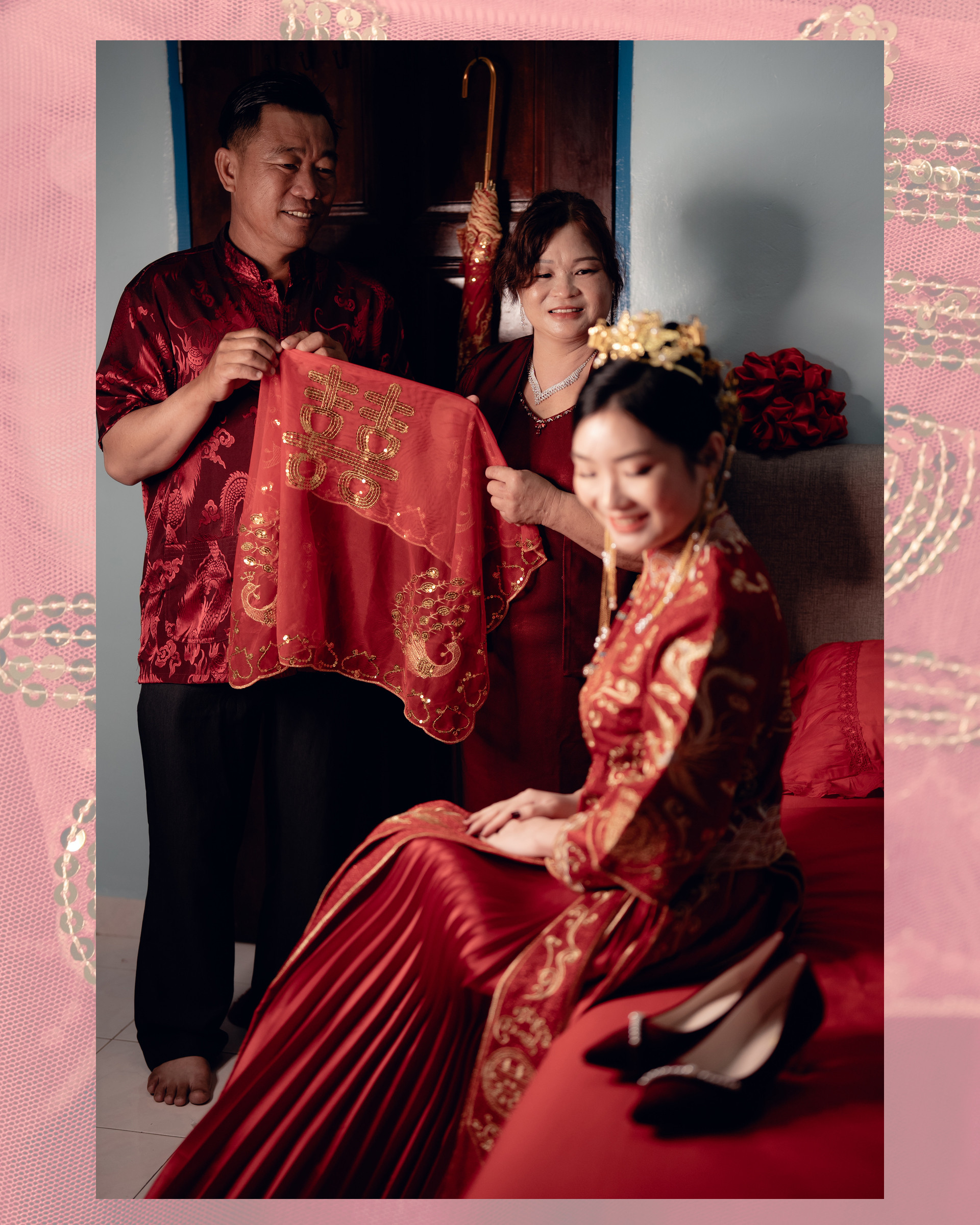 Robert & Wen Jing family blessing wedding portrait, guided portrait sequence frame 06, by Famous Bridal Kuantan