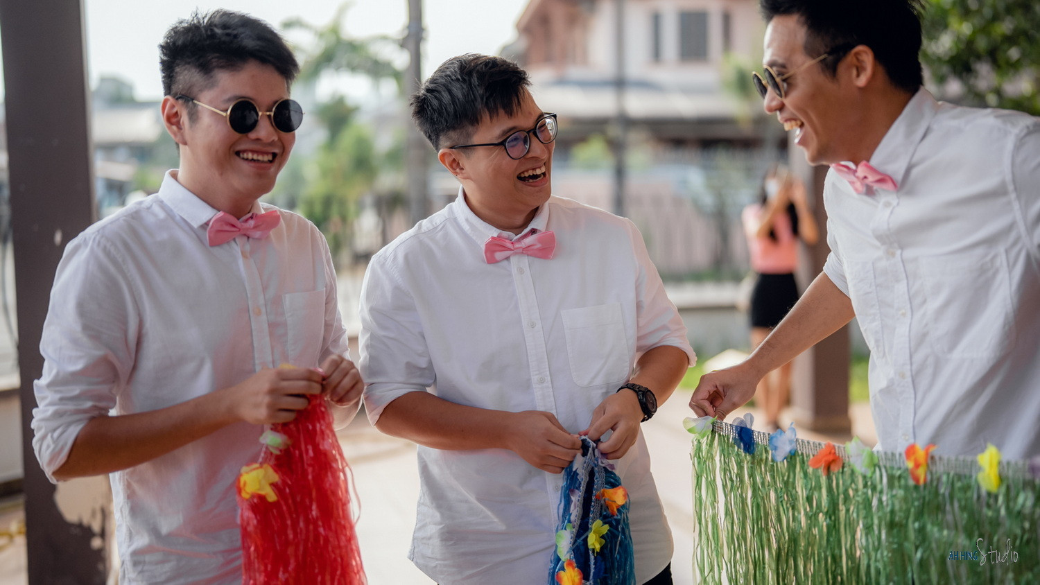 Wuh Hou & Sze Minn wedding gate-crash game moment, family memory frame 27, by Famous Bridal Kuantan