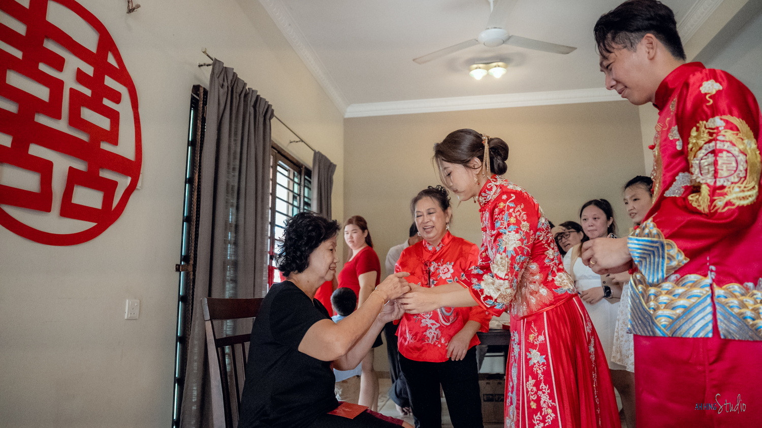 Wuh Hou & Sze Minn wedding reception detail, album detail frame 68, by Famous Bridal Kuantan