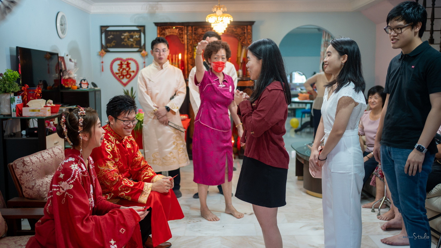 Zhen Hui & May Lee wedding dinner celebration photo, guided portrait sequence frame 94, by Famous Bridal Kuantan