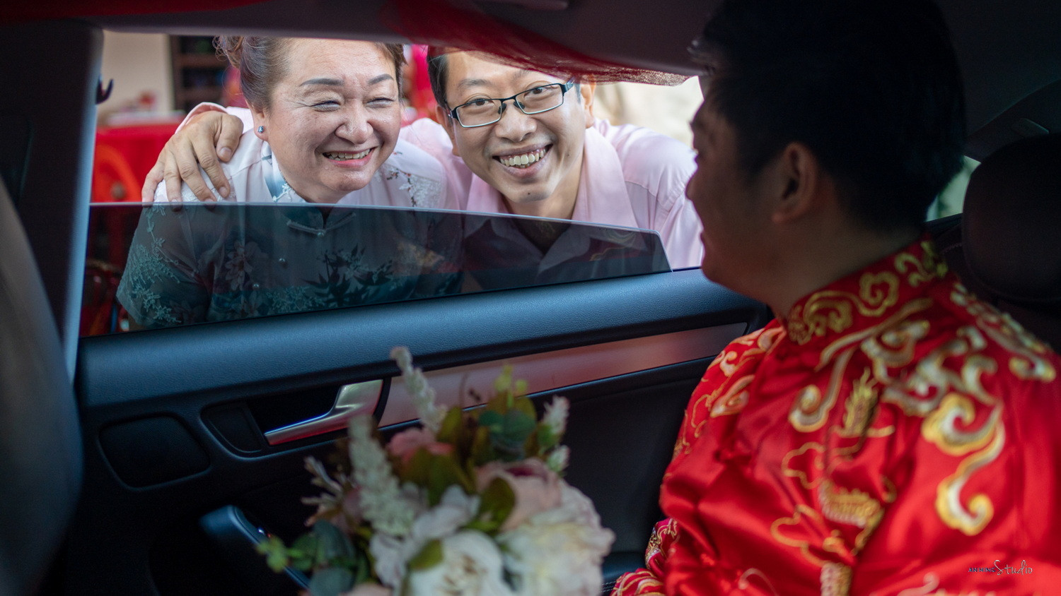 Zhen Hui & May Lee family blessing wedding portrait, quiet in-between moment frame 26, by Famous Bridal Kuantan