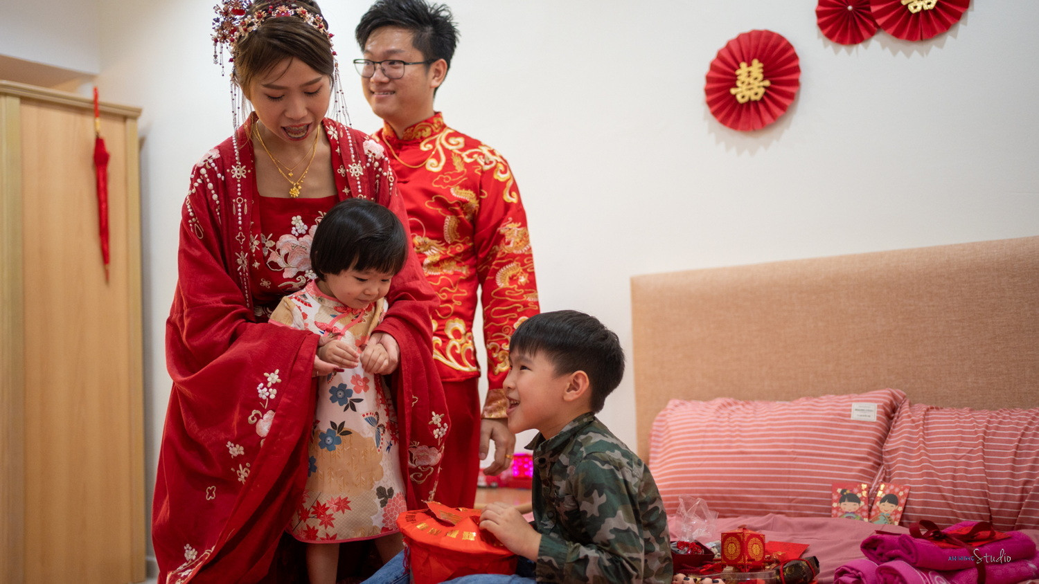Zhen Hui & May Lee family group wedding photo, family memory frame 155, by Famous Bridal Kuantan