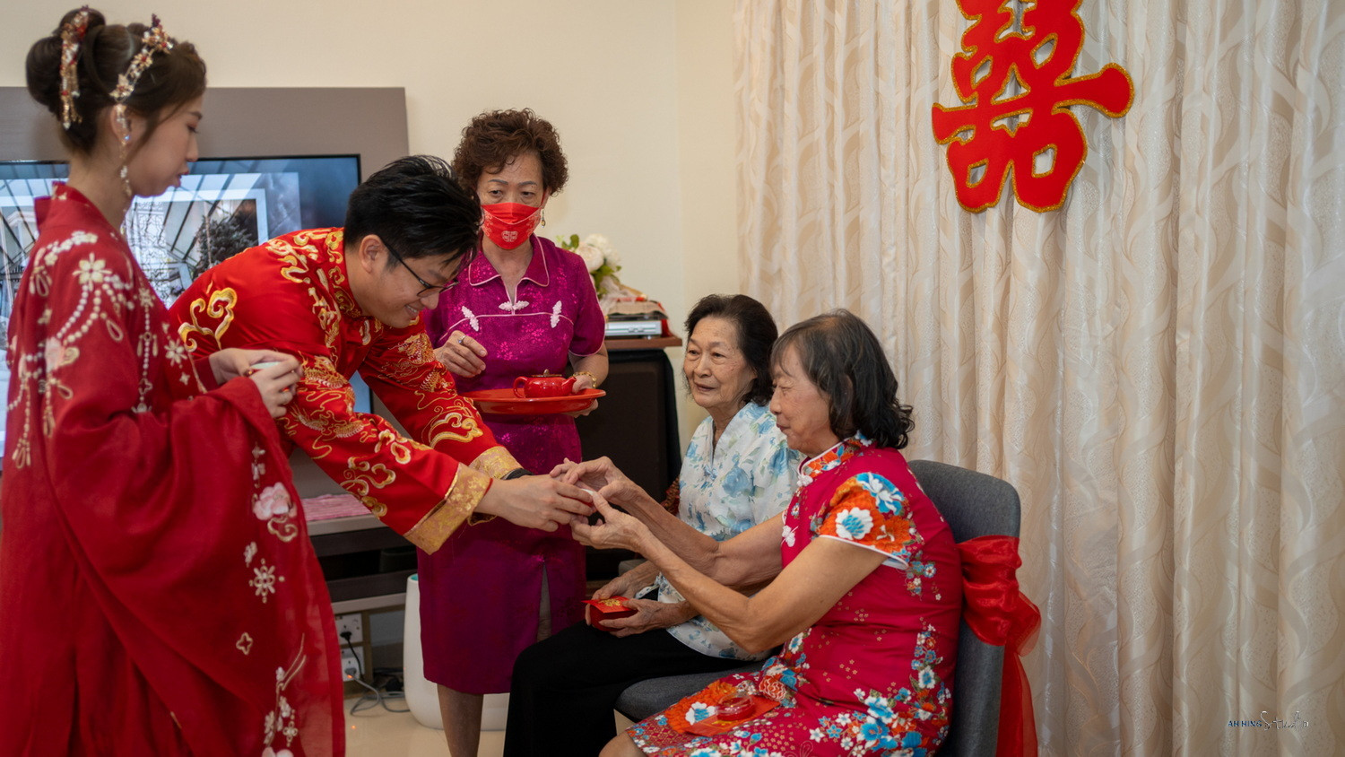 Zhen Hui & May Lee guest candid wedding photo, guided portrait sequence frame 118, by Famous Bridal Kuantan