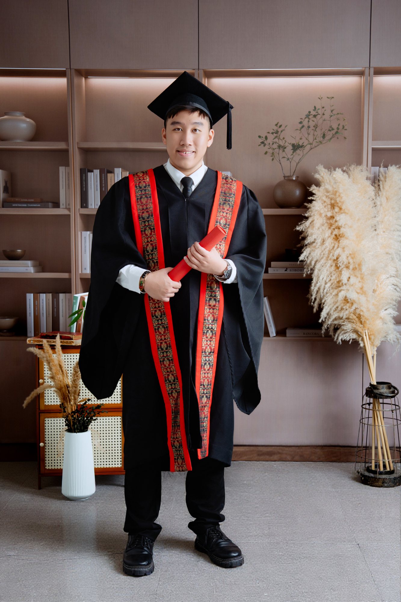 Solo UMPSA graduate portrait in Kuantan studio