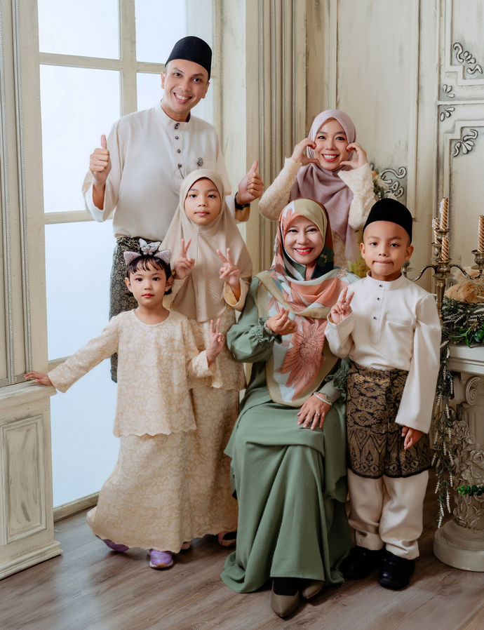 Family photography studio in Kuantan 38
