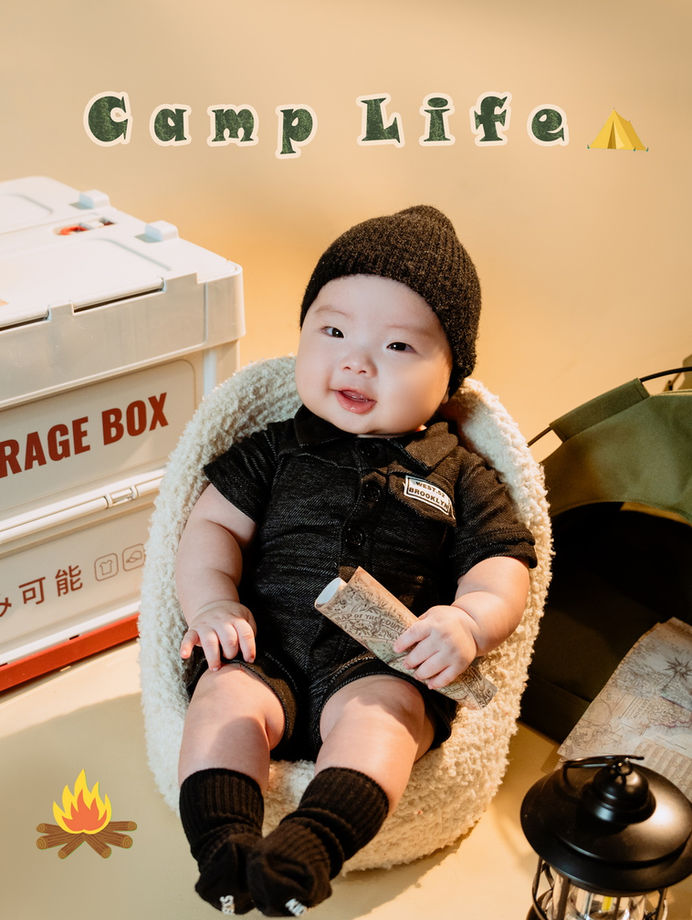 Family and baby milestone photography in Kuantan studio