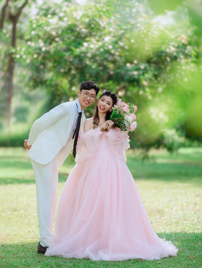 Kuantan outdoor bridal styling with evening city mood
