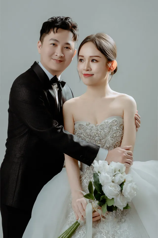 74A03173 | Famous Bridal