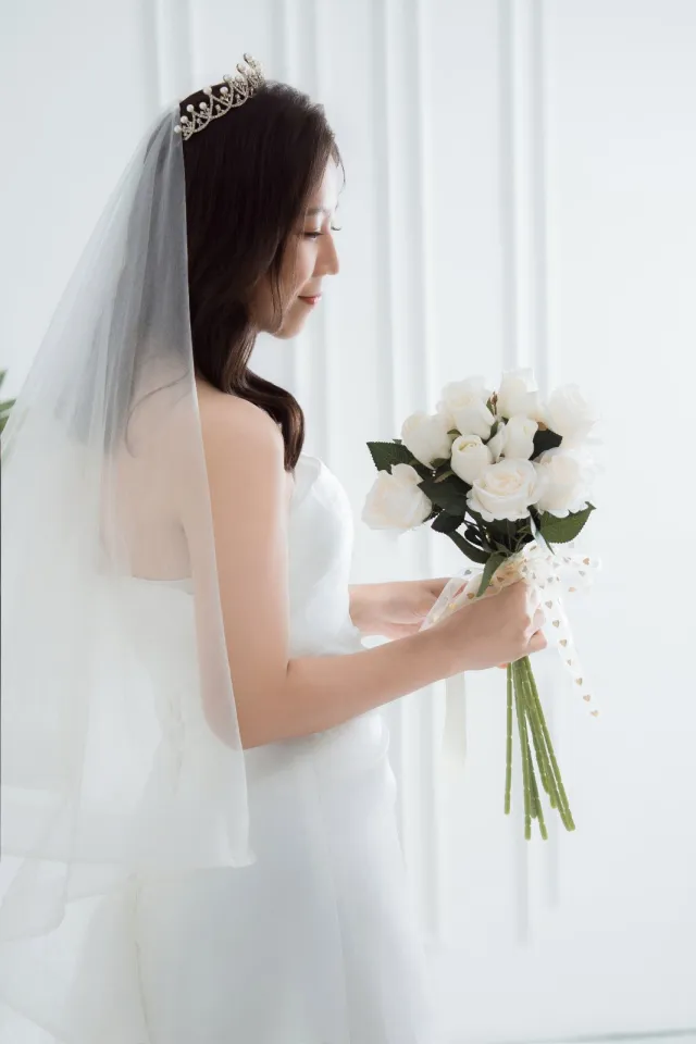 74A08571 | Famous Bridal